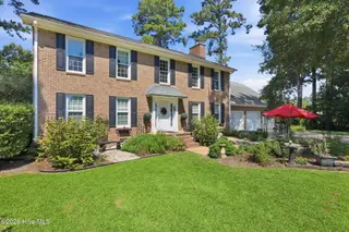 8002 Club House Drive, New Bern, NC 28562 – photo 4: 5-web-or-mls-0C0A1766