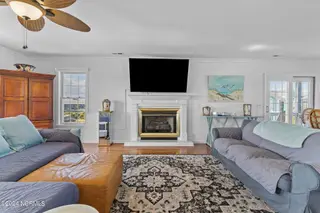122 Quinton Street, Holden Beach, NC 28462 — 3-bedroom home in Holden Beach, Holden Beach, NC, photo 7 of 54: 16-web-or-mls-BTS09088
