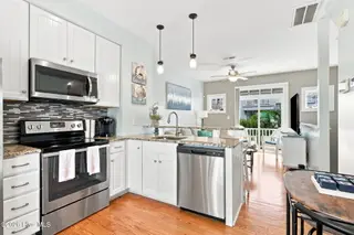 107 W Bogue Boulevard 3, Atlantic Beach, NC 28512 – photo 10: 34-web-or-mls-IMG_9639