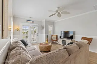 704 Ocean Boulevard 2, Carolina Beach, NC 28428 – photo 17: Main living
