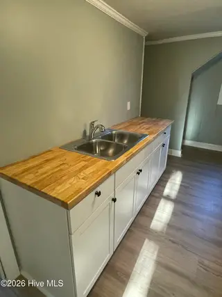 509 Walnut Street, Wilmington, NC 28401 — 5-bedroom home in Rankin Place North, Wilmington, NC, photo 11 of 13: IMG_5865
