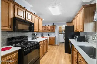 536 Capeside Drive, Wilmington, NC 28412 – photo 14: 15-web-or-mls-GI - 536 Capeside Dr - Lis
