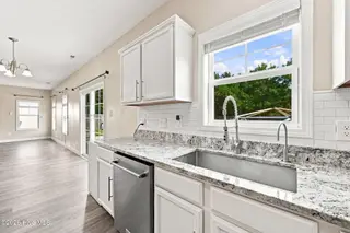 206 Seville Street, Jacksonville, NC 28546 — 4-bedroom home in Carolina Plantations, Jacksonville, NC, photo 12 of 54