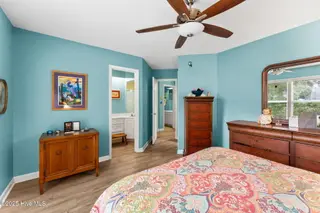 124 NW 8th Street, Oak Island, NC 28465 — 3-bedroom home in Pinners Point, Oak Island, NC, photo 16 of 47: shniderproductions.com-35