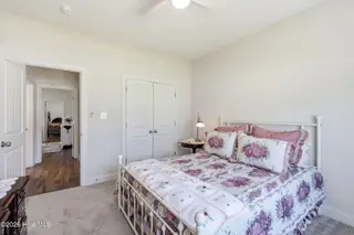 1031 Mackerel Manor, New Bern, NC 28562 – photo 13: 9-web-or-mls-0C0A4847_edit