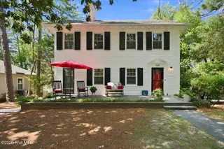 160 N Ridge Street, Southern Pines, NC 28387 – photo 2: Front of House