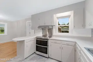 4111 Country Club Road, Morehead City, NC 28557 – photo 11: Kitchen