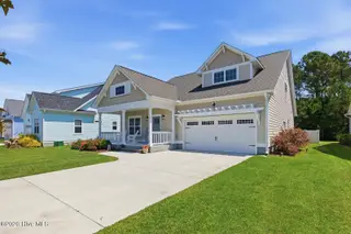 319 Lightning Bug Lane, Holly Ridge, NC 28445 – photo 4: Front of Home