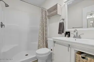 1720 N New River Drive, Surf City, NC 28445 — 5-bedroom home in Old Settlers Beach, Surf City, NC, photo 17 of 44