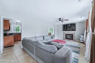 304 Pebble Lane, Jacksonville, NC 28546 — 3-bedroom home in Brynn Marr, Jacksonville, NC, photo 5 of 37: DSC03859