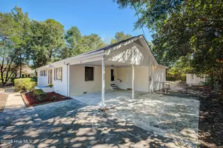 1102 Adelaide Drive, Wilmington, NC 28412 — 4-bedroom home in Hanover Heights, Wilmington, NC, photo 4 of 43: 1102AdelaideDrive(5)