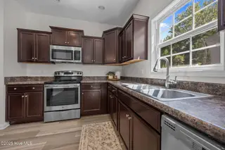 151 Cavalier Drive, Jacksonville, NC 28546 – photo 12: 11-web-or-mls-151 Cavalier Dr. 21
