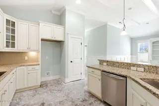 1454 Dunes Boulevard SW, Ocean Isle Beach, NC 28469 – photo 14: Pantry