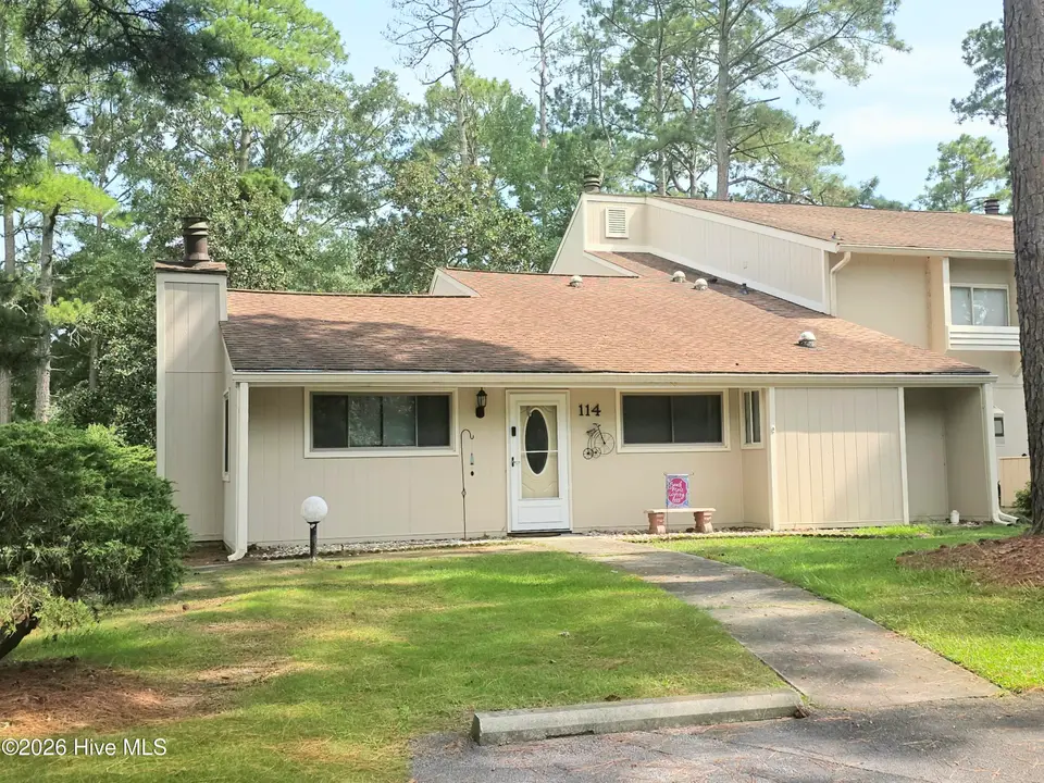 114 Quarterdeck, New Bern, NC 28562 – photo 1 of 32: Front