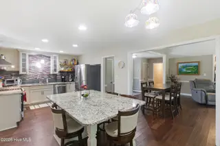 701 Plantation Drive, New Bern, NC 28562 – photo 6: 701 Plantation Drive