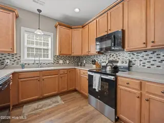 301 Savannah Drive, Jacksonville, NC 28540 – photo 13: 14-web-or-mls-301 Savannah Dr. 27