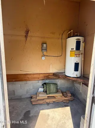 704 W 3rd Street, Washington, NC 27889 – photo 11: Exterior Utility Room
