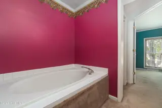 119 Dixon Drive, Newport, NC 28570 – photo 22: Large garden tub