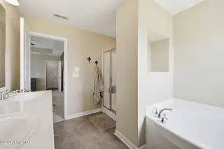 405 Rockland Drive, Greenville, NC 27858 – photo 16: 26-web-or-mls-BLS_0056