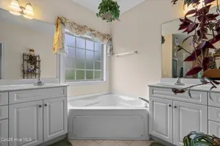 143 Longleaf Drive, West End, NC 27376 – photo 19: Master Bath