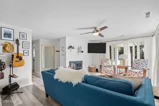 412 Raleigh Avenue, Carolina Beach, NC 28428 — 2-bedroom home, Carolina Beach, NC, photo 15 of 20: 41-web-or-mls-DSC09749