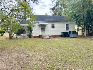 901 S Andrews Avenue, Goldsboro, NC 27530 — 2-bedroom home in Woodford, Goldsboro, NC, photo 4 of 11: IMG_9082
