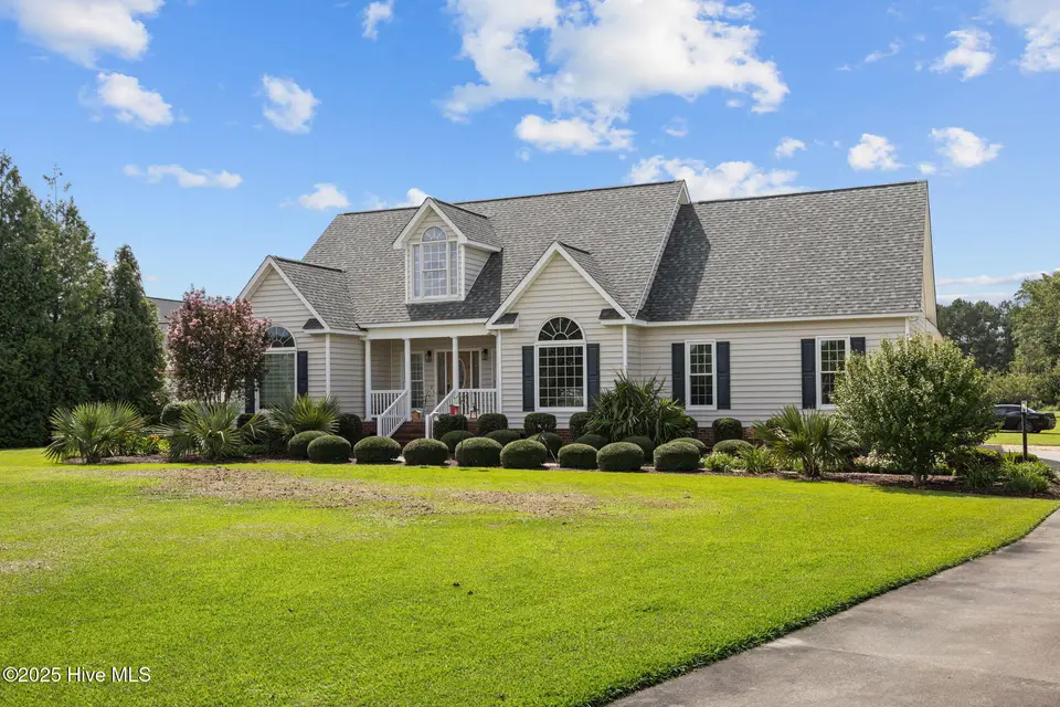 3416 Charter Oaks Drive, Farmville, NC 27828 – photo 1 of 51: 5-web-or-mls-BLS_0001