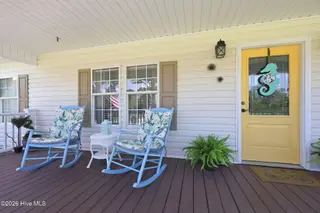 202 Willis Drive, Harkers Island, NC 28531 – photo 5: 5-web-or-mls-202 Willis Dr 005