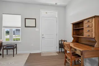 220 Grandview Drive, Elizabeth City, NC 27909 – photo 3: Entryway