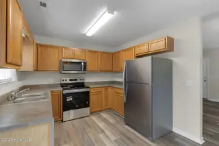 7213 Thurgood Road, Wilmington, NC 28411 – photo 11: Thurgood7213-4kitShaneL33A1268-CR2