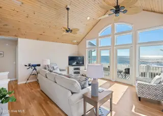 6901 W Beach Drive, Oak Island, NC 28465 – photo 19: 6901 W Beach Dr MLS-38