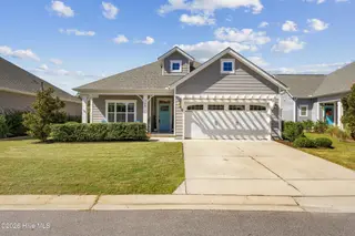 128 Hanover Lakes Drive, Wilmington, NC 28401 — 3-bedroom home in Hanover Lakes, Wilmington, NC, photo 2 of 41: 1_img_9016