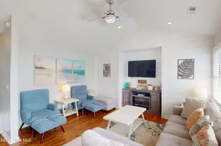 124 N Permuda Wynd Drive, North Topsail Beach, NC 28460 – photo 18: 124 N. Permuda Wynd - Interiors - Edited