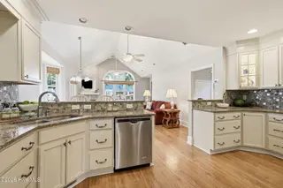 114 Noyes Avenue, Morehead City, NC 28557 – photo 19: Kitchen