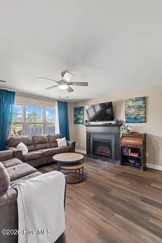 120 Sonia Drive, Hubert, NC 28539 — 3-bedroom home in Eastport, Hubert, NC, photo 16 of 36