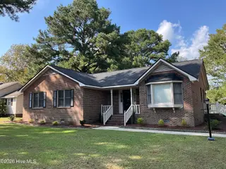 111 Excaliber Drive, Greenville, NC 27858 — 3-bedroom home in Camelot, Greenville, NC, photo 2 of 18: IMG_5538