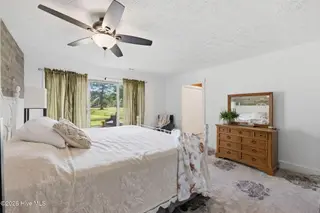 824 Pelican Drive, New Bern, NC 28560 – photo 20: Master Bedroom