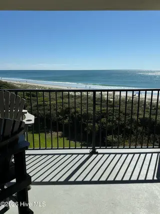 8801 Reed Drive W302, Emerald Isle, NC 28594 — 2-bedroom condo in Sound Of The Sea, Emerald Isle, NC, photo 11 of 17: IMG_4426