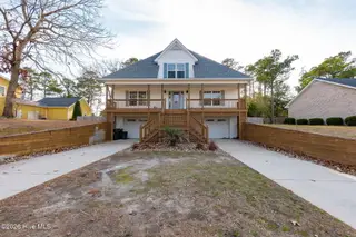 917 W Haven Boulevard, Morehead City, NC 28557 – photo 1: 2-web-or-mls-chadwick-visuals-917-w-have