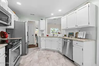 242 Bobbys Drive, Newport, NC 28570 – photo 7: Kitchen