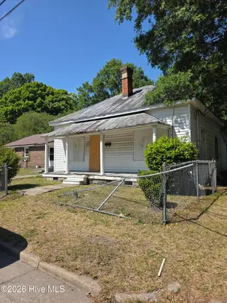 524 Dexter Street, Rocky Mount, NC 27803 – photo 8: Right side of house