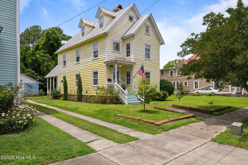 409 Hancock Street, New Bern, NC 28560 – photo 1 of 50: 1-web-or-mls-DSC_7985