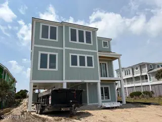 543 Ocean Boulevard W, Holden Beach, NC 28462 – photo 2
