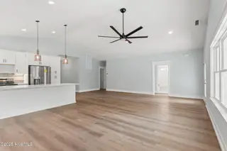 104 NE 36th Street, Oak Island, NC 28465 – photo 14: 15-web-or-mls-CAMMediaLLC.com (39 of 51)