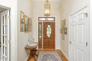122 Belmont Court, Southern Pines, NC 28387 – photo 2: foyer