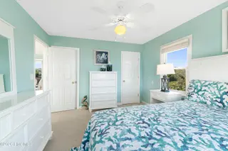 118 Heverly Drive, Emerald Isle, NC 28594 – photo 22: Primary bedroom