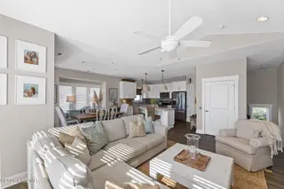 310 Oceanaire Lane, Surf City, NC 28445 – photo 14: 012_310_oceanaire_lane-12_568