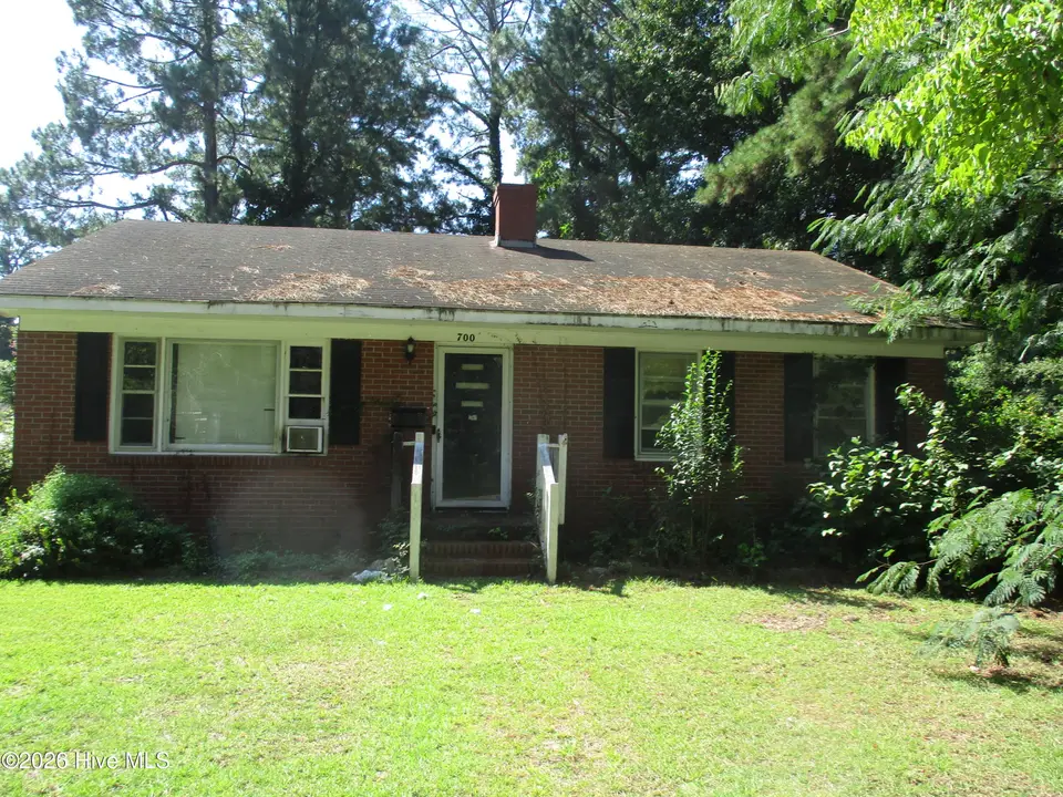 700 Jones Avenue, Kinston, NC 28501 – photo 1 of 20: IMG_1392