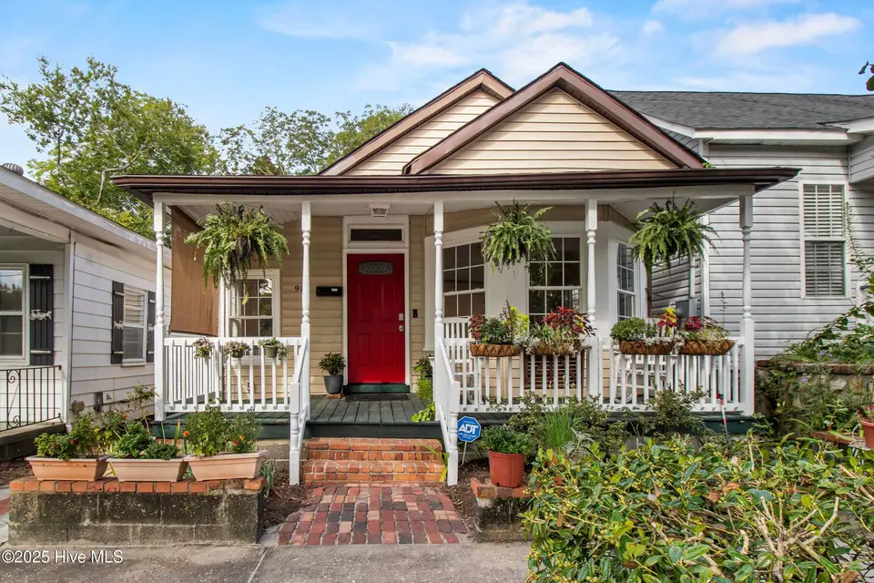 918 S 7th Street, Wilmington, NC 28401 – photo 1 of 53: FrontExterior
