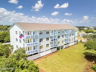 109 Knollwood Drive G, Atlantic Beach, NC 28512 – photo 2: DJI_20240619144412_0142_D-HDR
